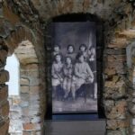 Wystawa w Bieczu - grupa dziewcząt